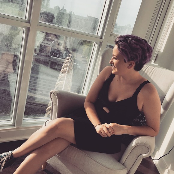 Meet your Posher, Ariel - Picture 1 of 1